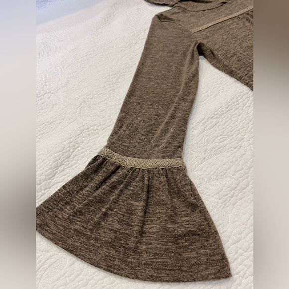 Annabelle LG long sleeve Blouse Hoodie - Picture 2 of 8